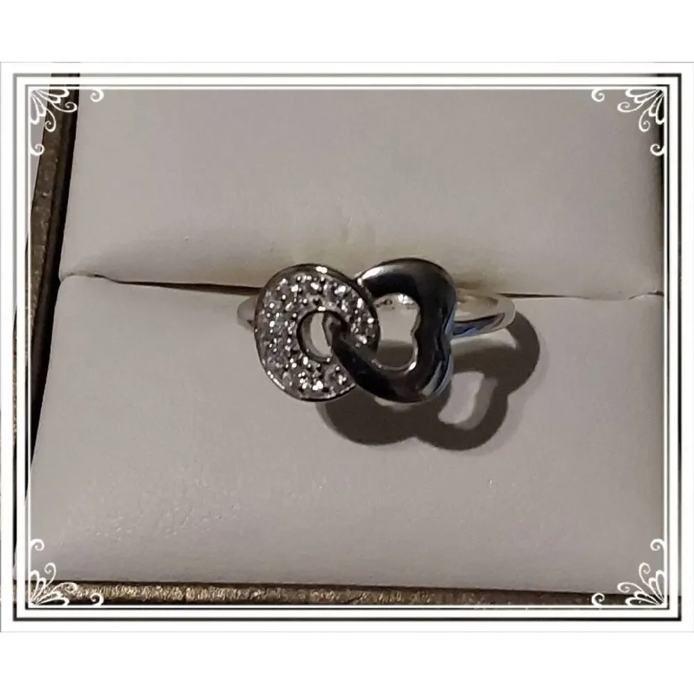 Pretty 925SS Sim Diamond Interlocking Heart & Circle Ring Sz 8
